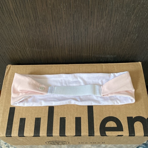 Lululemon Fringe Fighter Headband - Picture 2 of 5